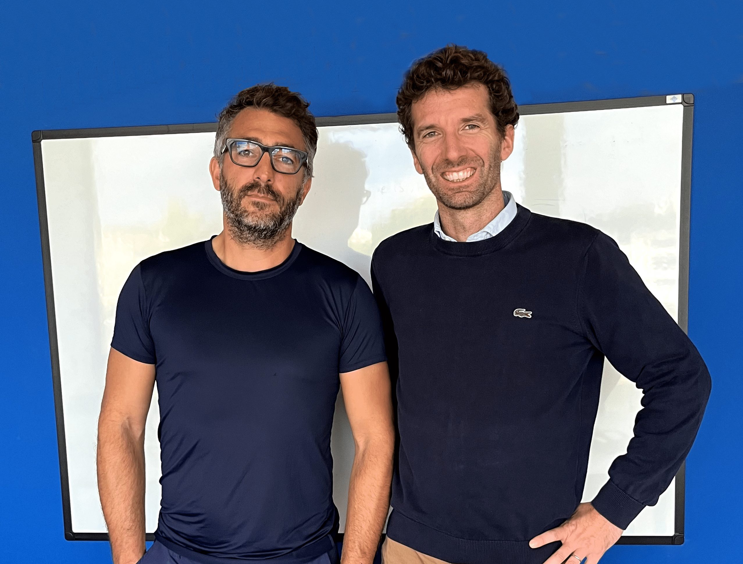 Photo des deux fondateur de la startup de géolocalisation indoor Wheere à savoir Pierre Arnaud Coquelin à gauche et Antoine Carrabin à droite